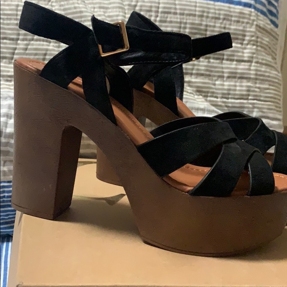 High heels - Picture 4 of 4